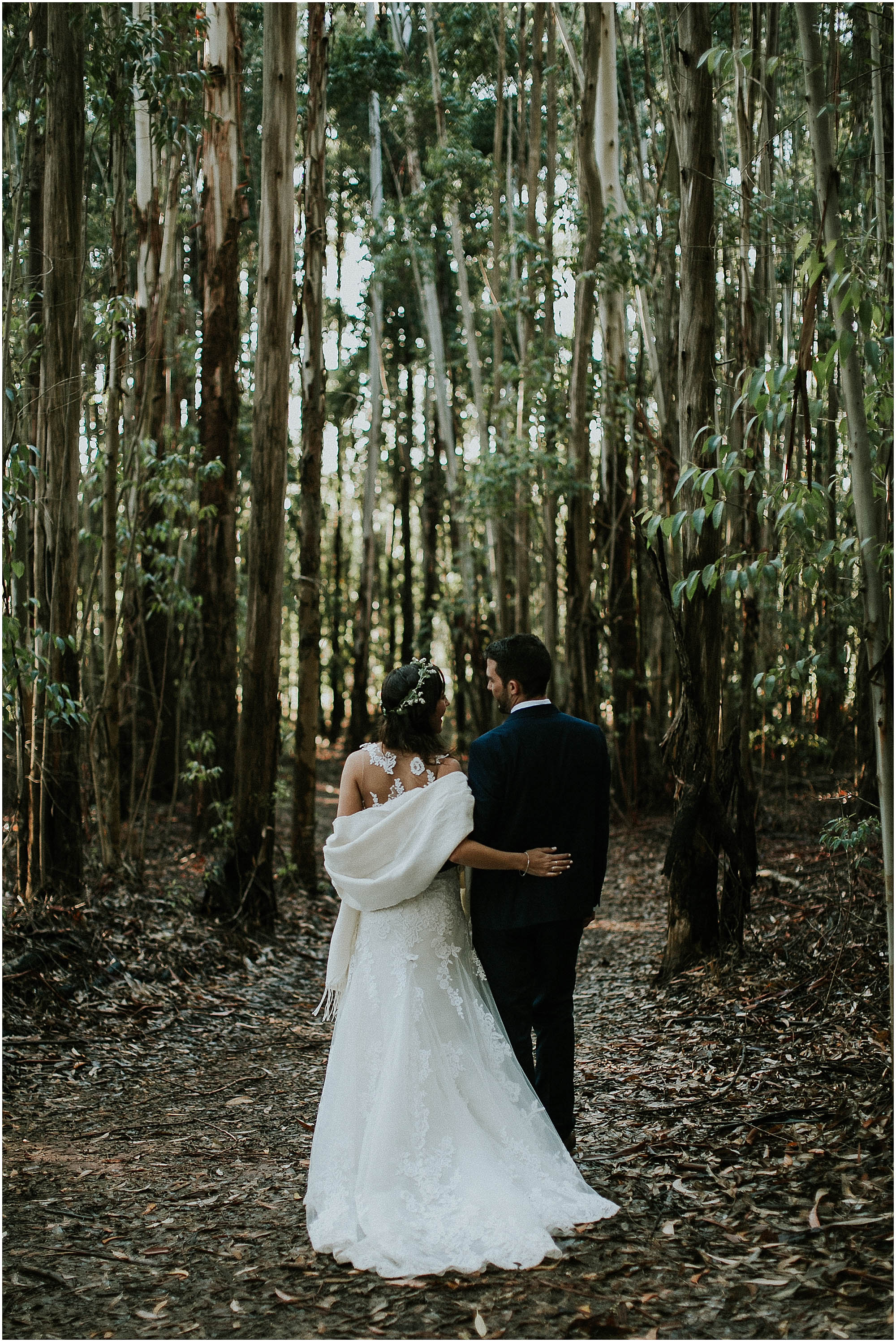 Outdoor-Forest-Destination-Wedding-Photographer-Maryke-Albertyn-Photography-Looks-Like-Film-Authentic-Alternative-Cape-Town-Pretoria-Silver-Sixpence-Dullstroom-bride-and-groom-couple-shoot
